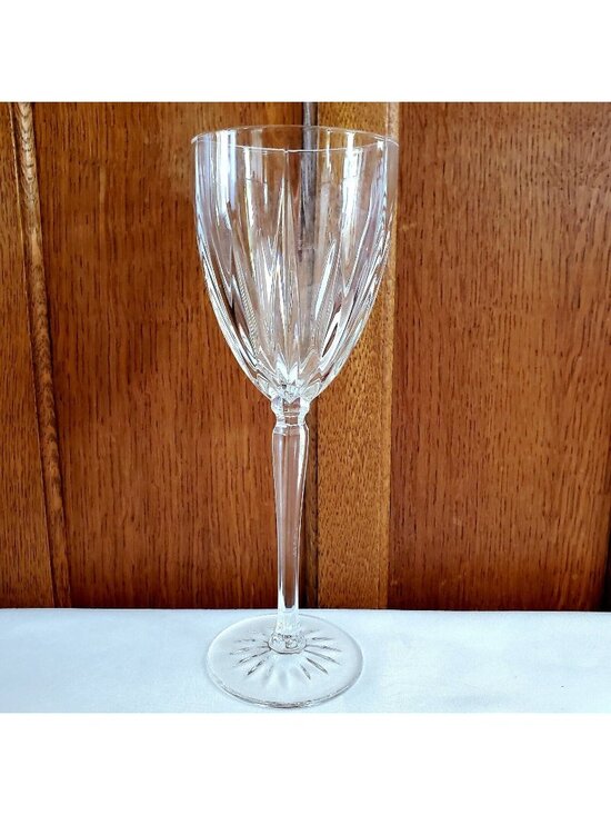 Mikasa Other - Mikasa Paloma Crystal Wine Glass 8 1/4" starburst cuts scratch